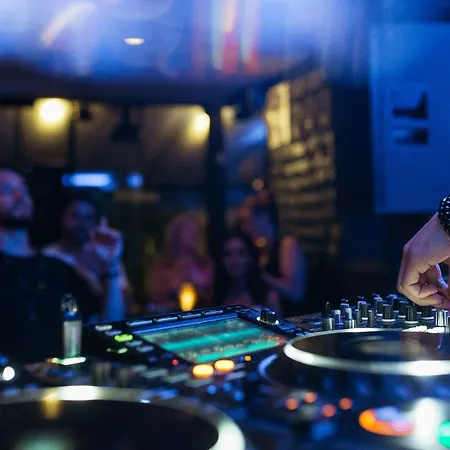 & Garden 3* マリボル