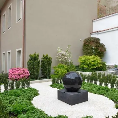 & Garden 3*